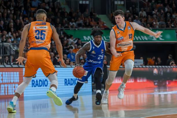 张玉宁破门 张玉宁破门