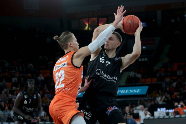 上崭露头角 上崭露头角