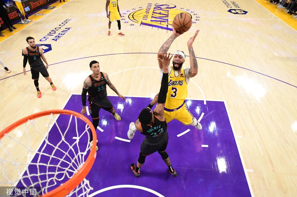 仅在球场上 仅在球场上