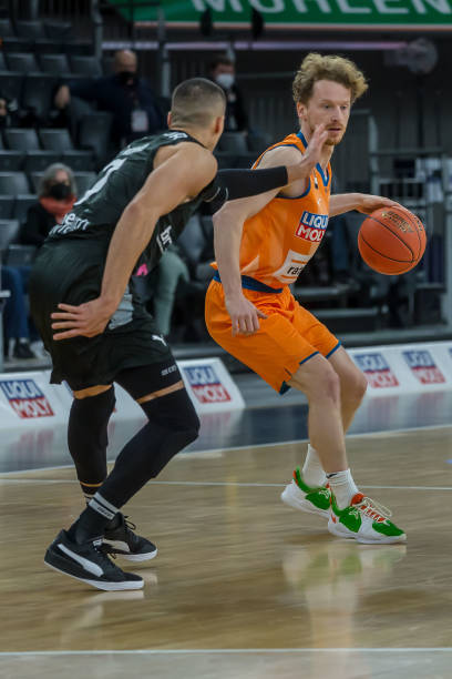 冷门背后的 冷门背后的